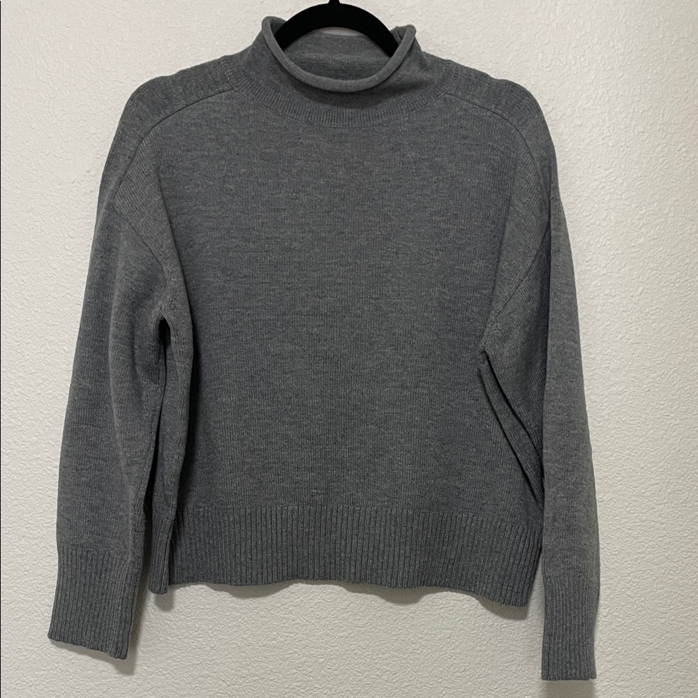 ‼️MOVING SALE‼️ Ann Taylor Factory Gray Sweater